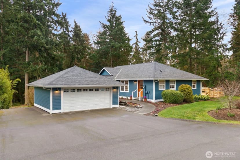 Property photo for 15375 Sunrise Drive Ne, Bainbridge Island photo 2