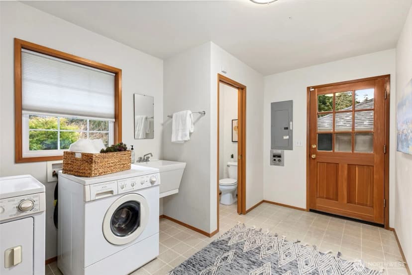 Property photo for 15375 Sunrise Drive Ne, Bainbridge Island photo 27