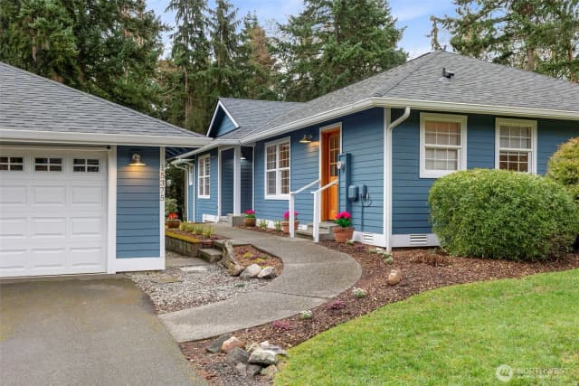 Property photo for 15375 Sunrise Drive Ne, Bainbridge Island photo 3