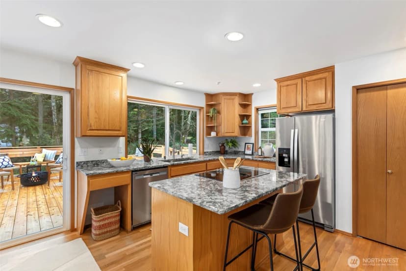 Property photo for 15375 Sunrise Drive Ne, Bainbridge Island photo 12