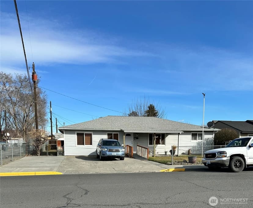 Property photo for 222 3rd Avenue Se, Quincy