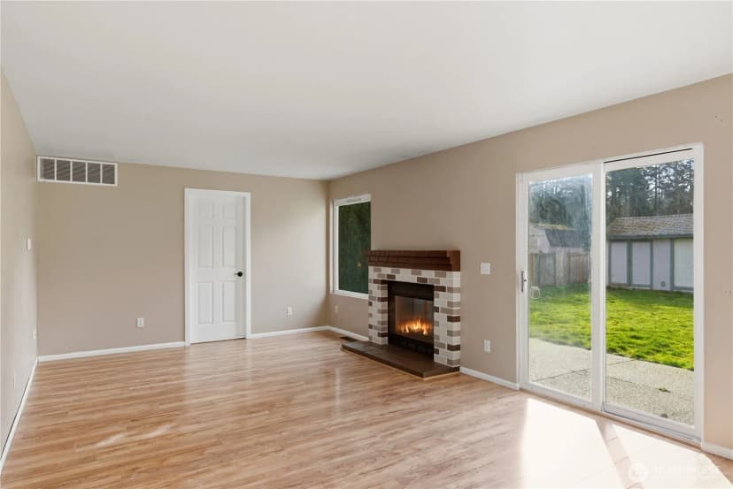 Property photo for 24512 46th Avenue E, Graham photo 11