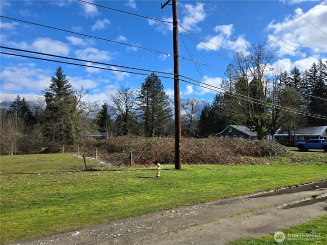 Property photo for 615 Croft Avenue W, Gold Bar photo 4