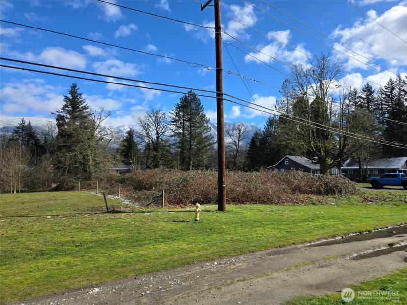 Property photo for 615 Croft Avenue W, Gold Bar photo 4