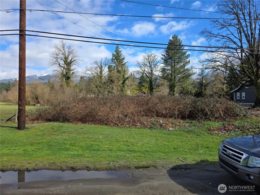 Property photo for 615 Croft Avenue W, Gold Bar photo 3