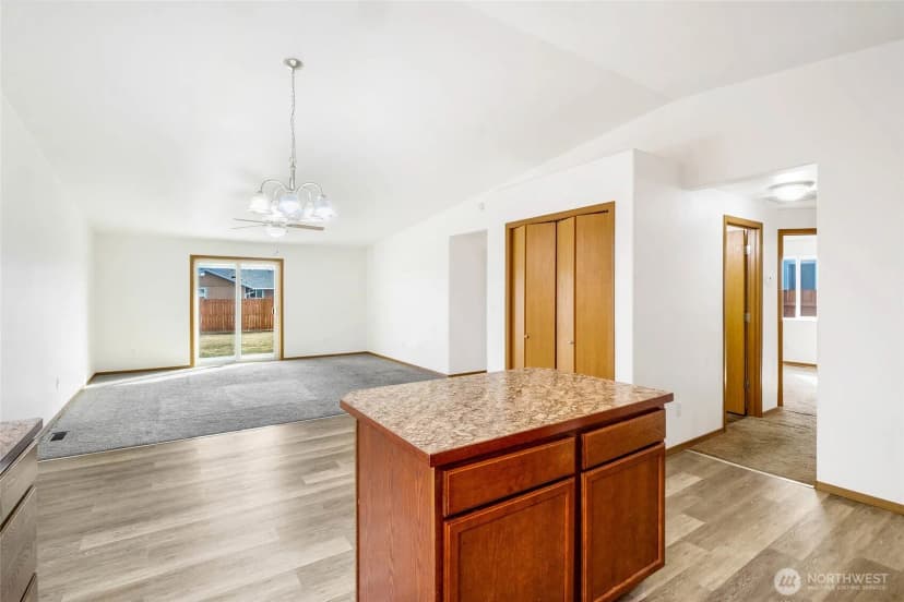 Property photo for 950 K Street Se, Ephrata photo 15