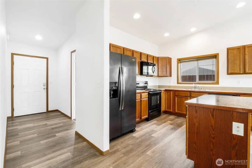 Property photo for 950 K Street Se, Ephrata photo 9
