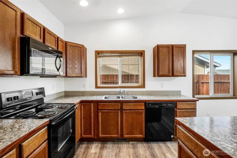 Property photo for 950 K Street Se, Ephrata photo 13