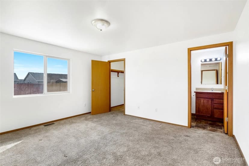 Property photo for 950 K Street Se, Ephrata photo 19