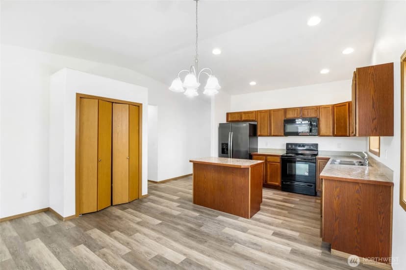 Property photo for 950 K Street Se, Ephrata photo 11