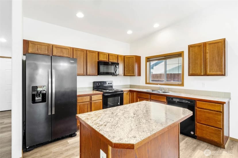 Property photo for 950 K Street Se, Ephrata photo 12