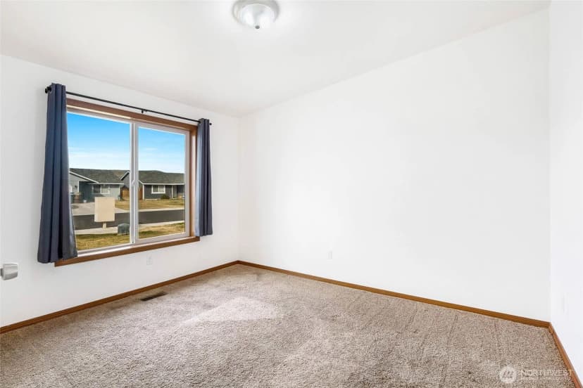 Property photo for 950 K Street Se, Ephrata photo 7
