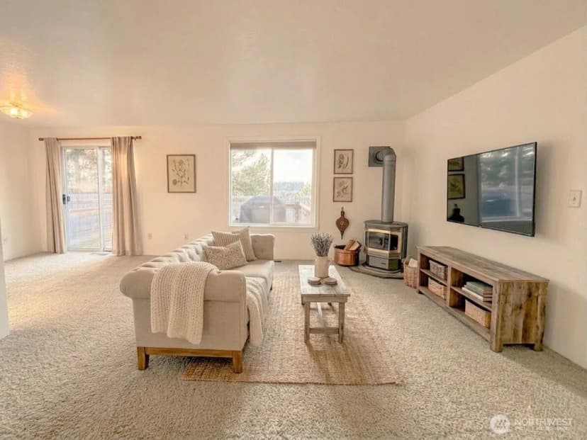 Property photo for 112 Eagle Glen Court, Eatonville photo 3
