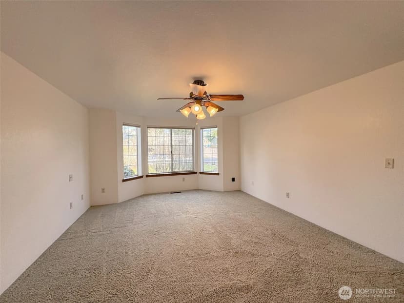 Property photo for 112 Eagle Glen Court, Eatonville photo 12