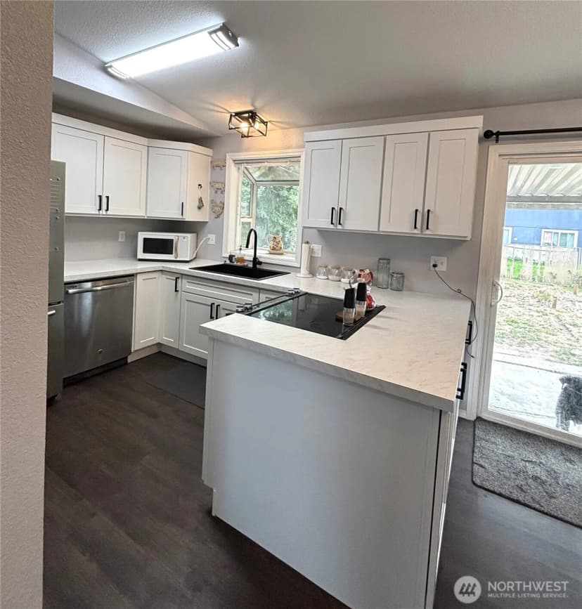 Property photo for 17217 10th Avenue E, Spanaway photo 11
