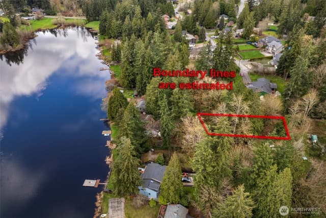Property photo for 13625 E Lake Kathleen Drive Se, Renton photo 2
