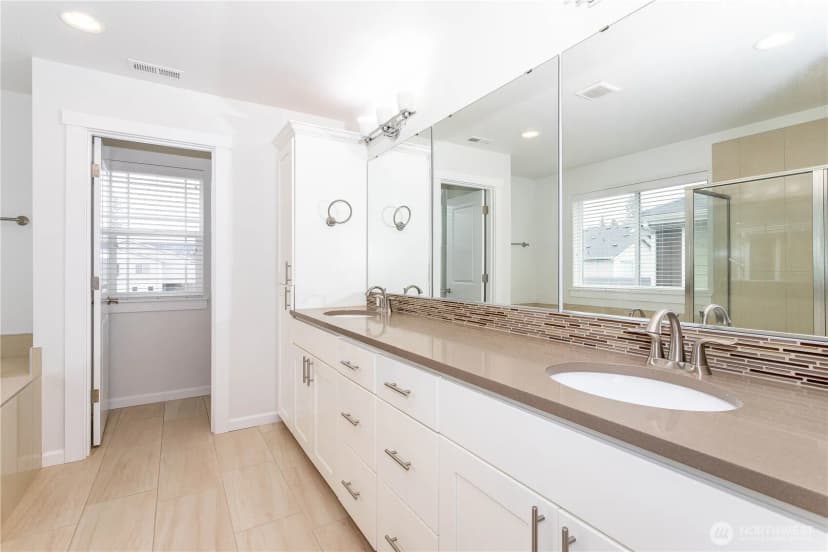 Property photo for 27432 14th Place S, Des Moines photo 25