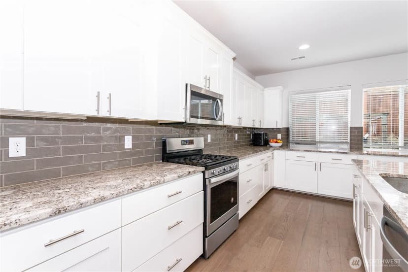 Property photo for 27432 14th Place S, Des Moines photo 6
