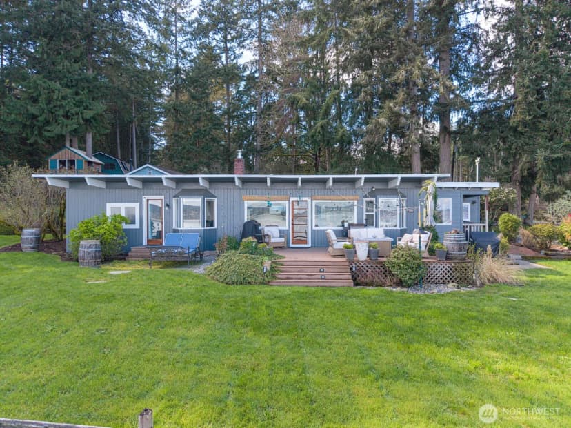 Property photo for 9513 Villa Beach Road, Anderson Island photo 2