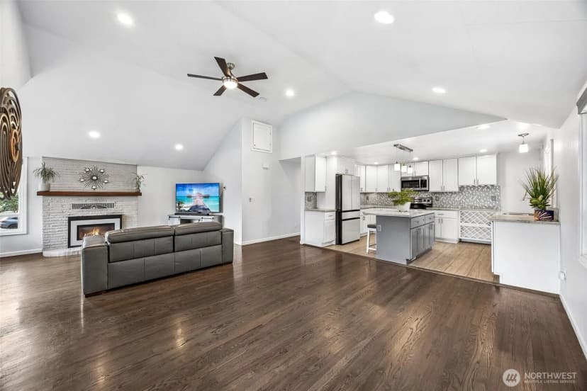 Property photo for 9036 Dalwood Road Sw, Lakewood photo 6