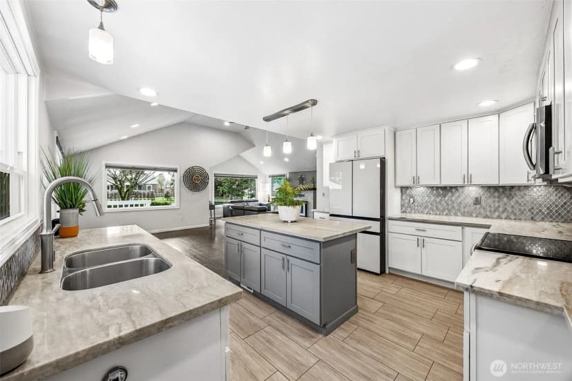 Property photo for 9036 Dalwood Road Sw, Lakewood photo 12