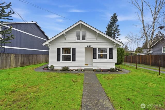 Property photo for 8127 11th Avenue Sw, Seattle photo 2