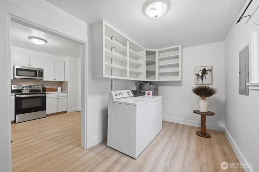 Property photo for 8127 11th Avenue Sw, Seattle photo 6