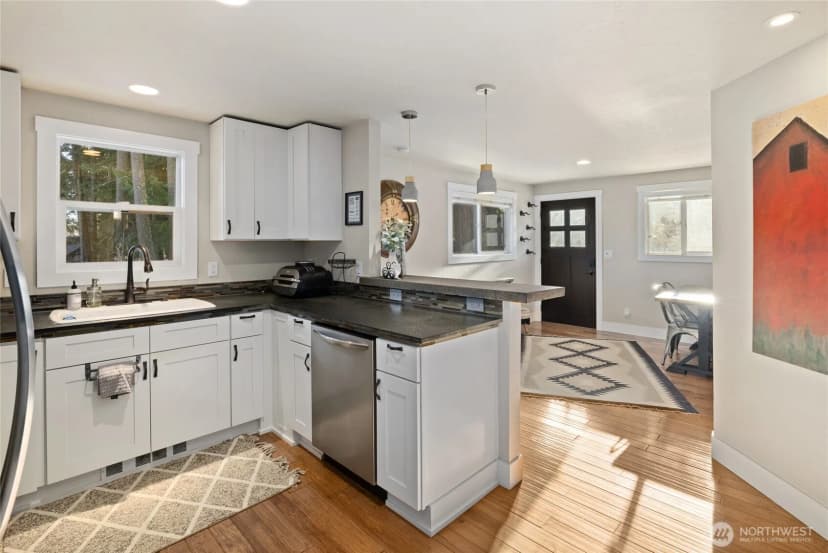 Property photo for 661 W Pacific Avenue, Ronald photo 14