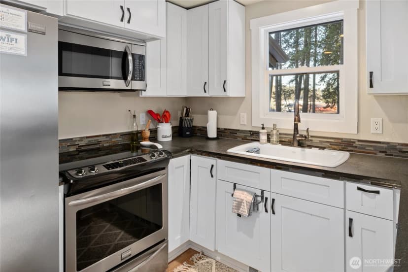 Property photo for 661 W Pacific Avenue, Ronald photo 27
