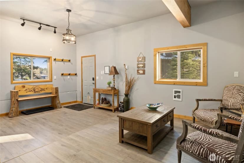 Property photo for 661 W Pacific Avenue, Ronald photo 26