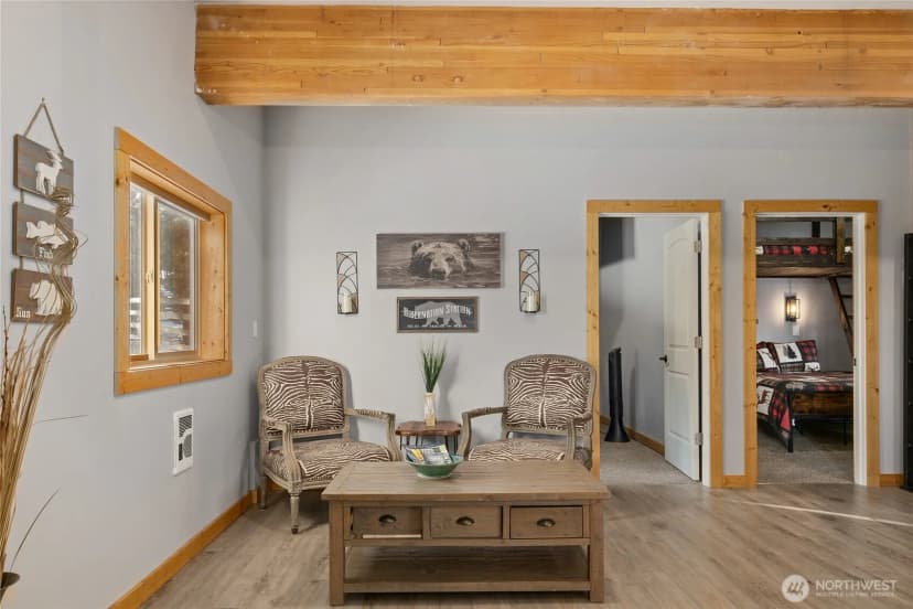 Property photo for 661 W Pacific Avenue, Ronald photo 19