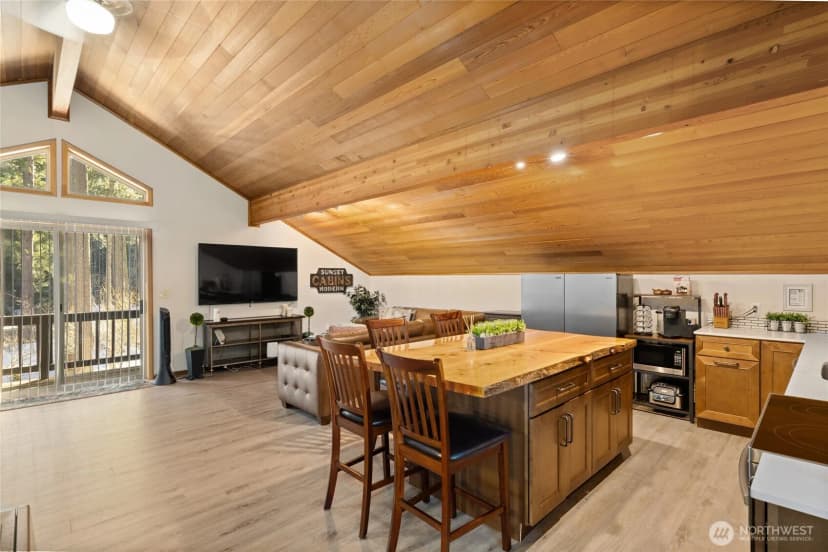 Property photo for 661 W Pacific Avenue, Ronald photo 21