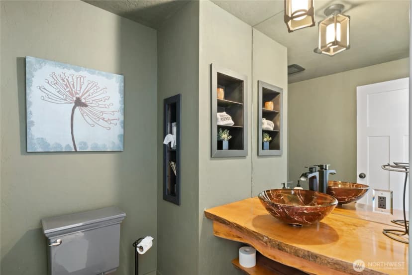 Property photo for 661 W Pacific Avenue, Ronald photo 16