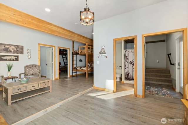 Property photo for 671 W Pacific Avenue, Ronald photo 5