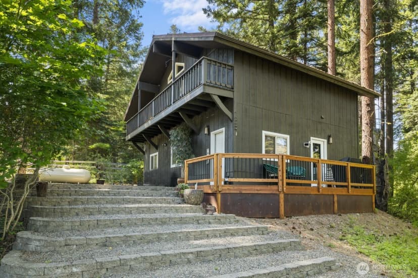 Property photo for 671 W Pacific Avenue, Ronald photo 2