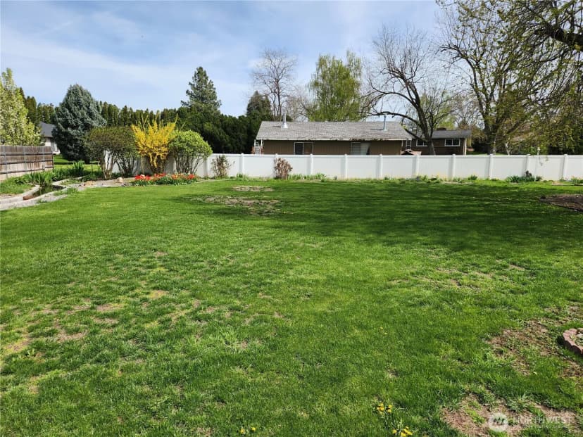 Property photo for 114 Ne Cedar Avenue, College Place photo 23