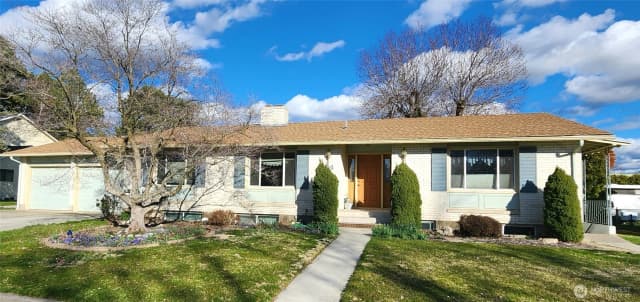 Property photo for 114 Ne Cedar Avenue, College Place