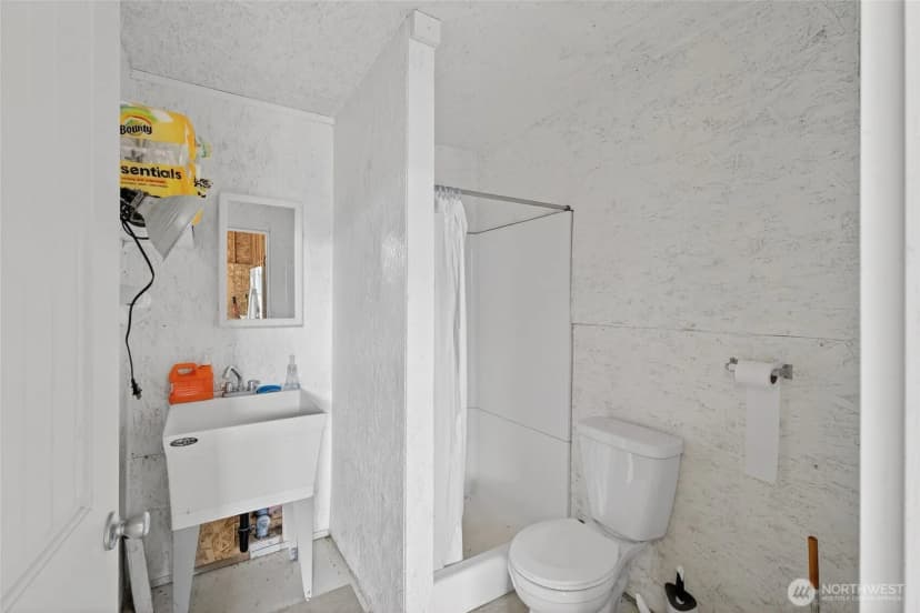 Property photo for 1215 195th Street, Long Beach photo 33