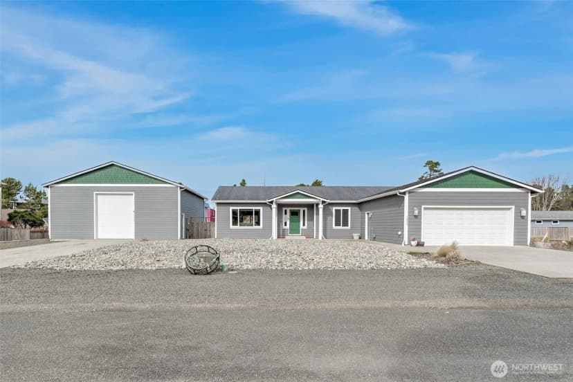 Property photo for 1215 195th Street, Long Beach photo 39