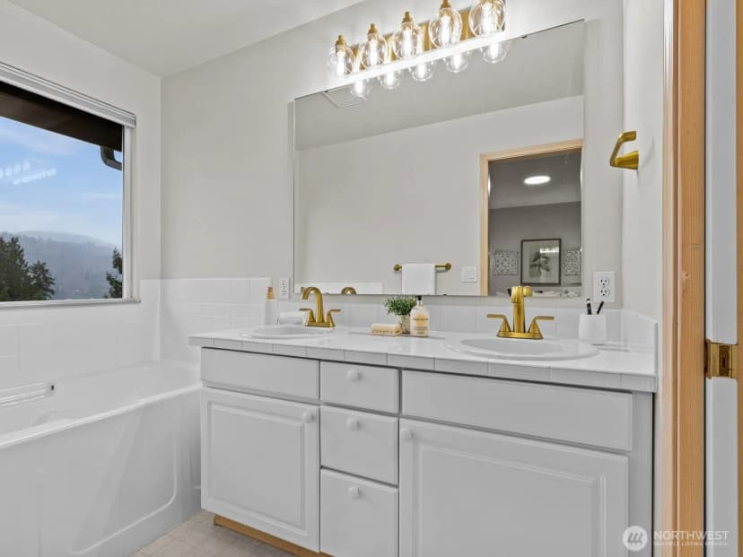 Property photo for 24094 Walker Valley Road, Mount Vernon photo 14