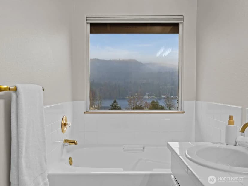 Property photo for 24094 Walker Valley Road, Mount Vernon photo 15