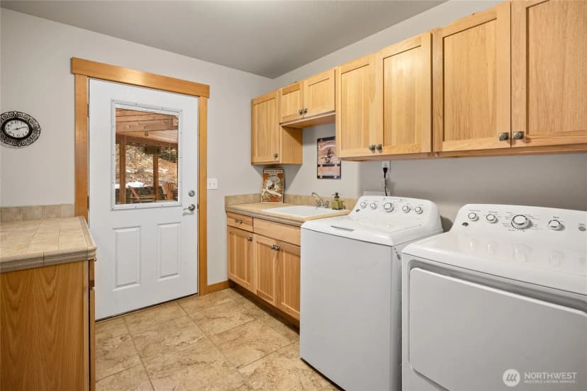 Property photo for 261 Tiger Lily Lane, Ronald photo 13