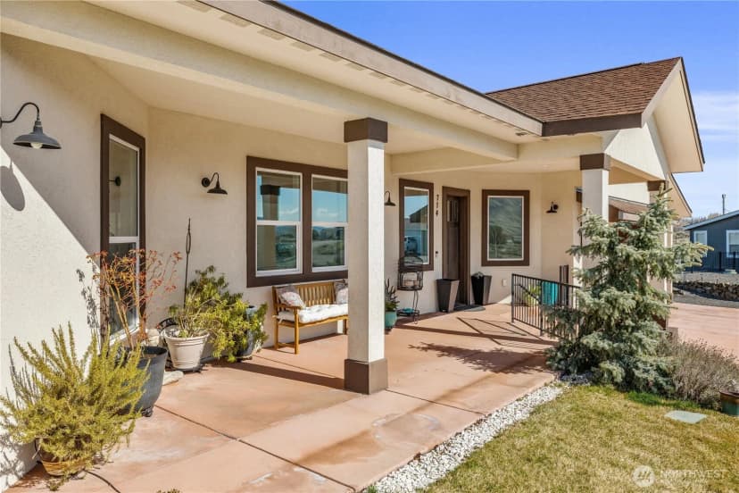 Property photo for 714 Sunset Boulevard Nw, Mattawa photo 4