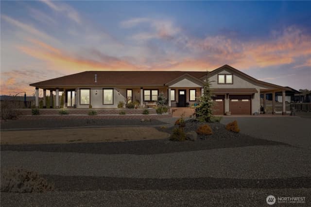 Property photo for 714 Sunset Boulevard Nw, Mattawa