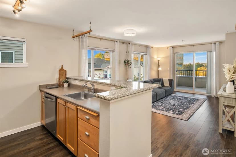 Property photo for 303 23rd Avenue S #310, Seattle photo 8