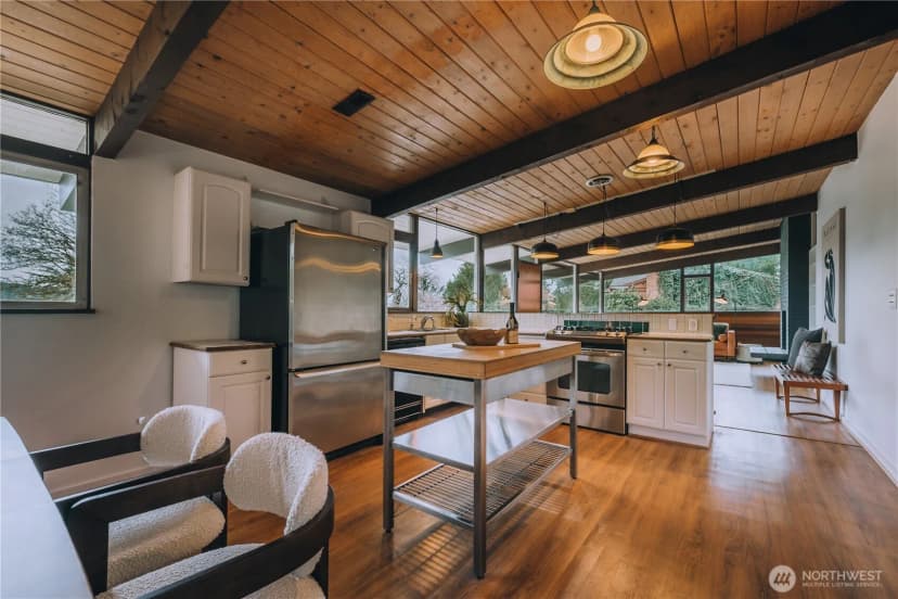 Property photo for 11323 Durland Place Ne, Seattle photo 6