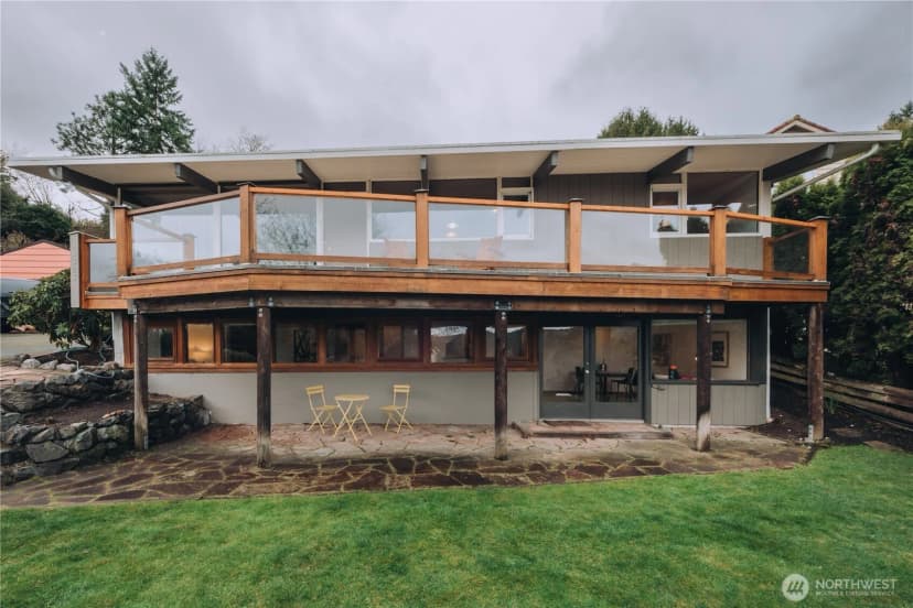 Property photo for 11323 Durland Place Ne, Seattle photo 2