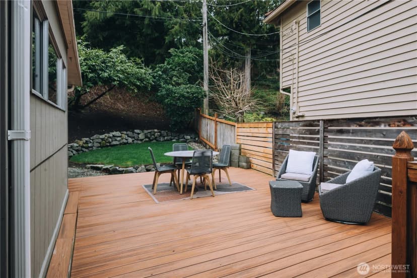Property photo for 11323 Durland Place Ne, Seattle photo 23