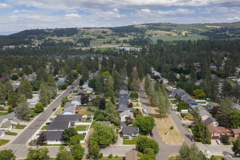 Property photo for 3421 S Myrtle St, Spokane photo 23
