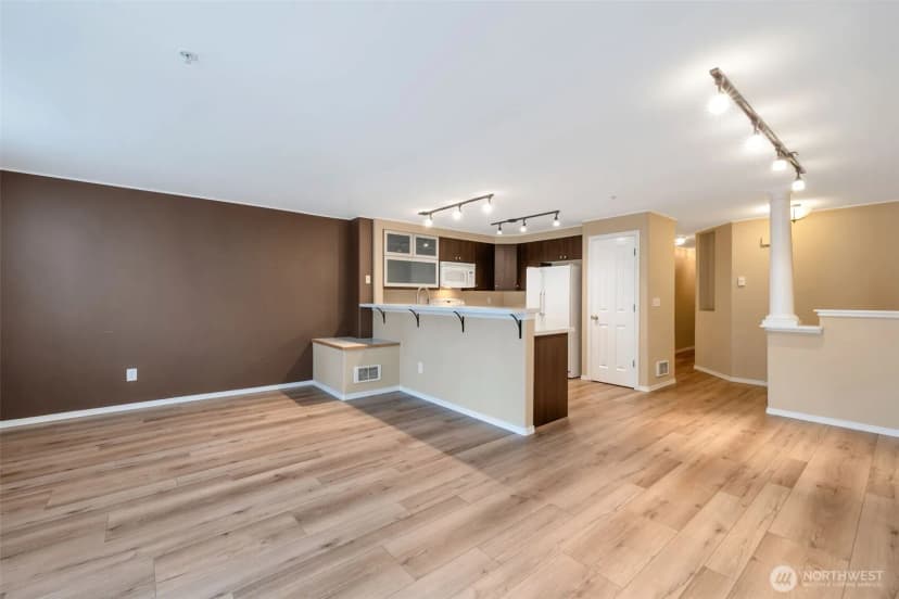 Property photo for 3980 129th Place Se #b102, Bellevue photo 4